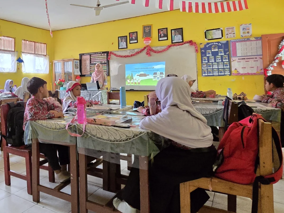Kegiatan Belajar Di Salah Satu Sd Terbaik Di Banjarbaru Sdn 4 Komet