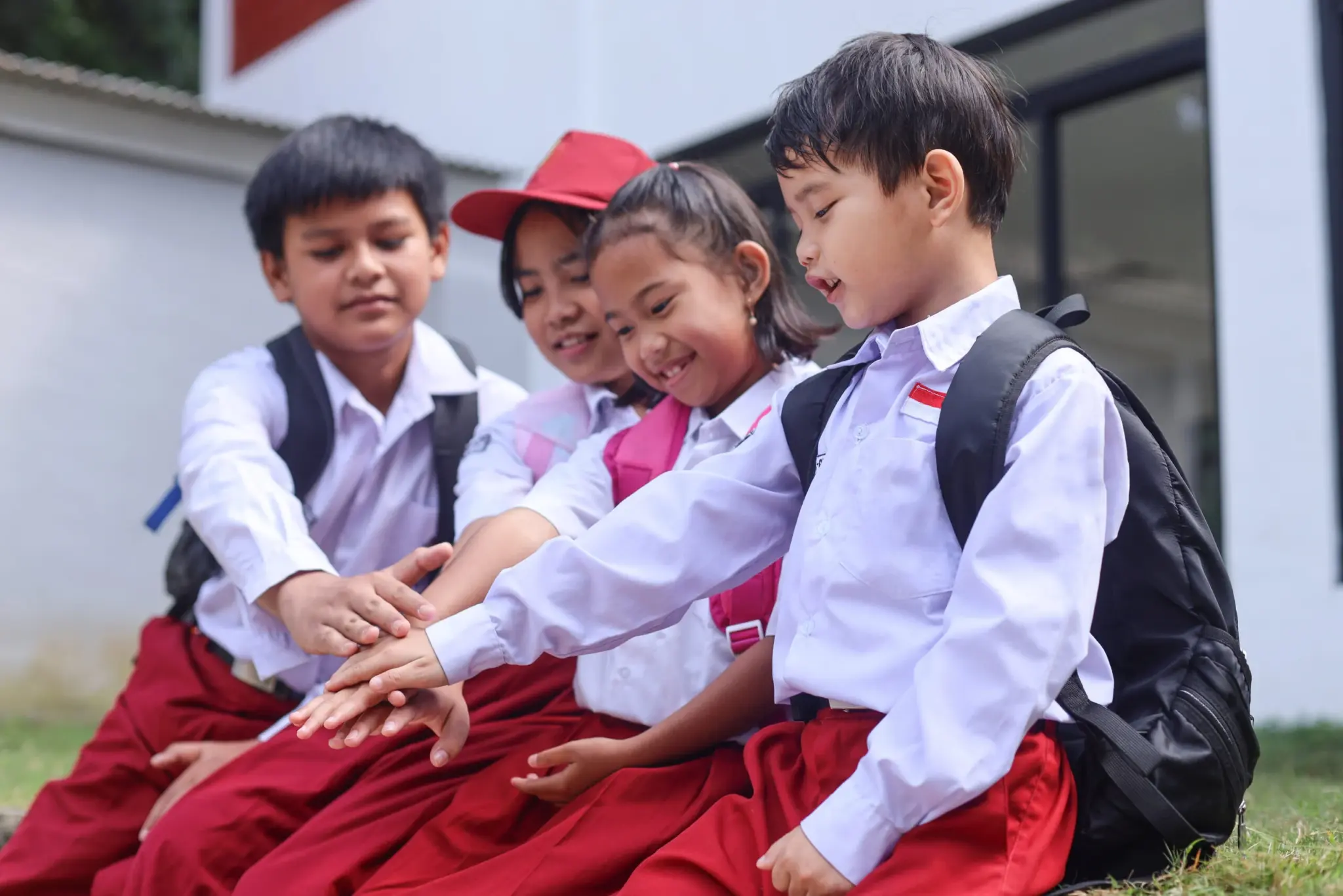 Murid SD Banjarbaru sedang bermain