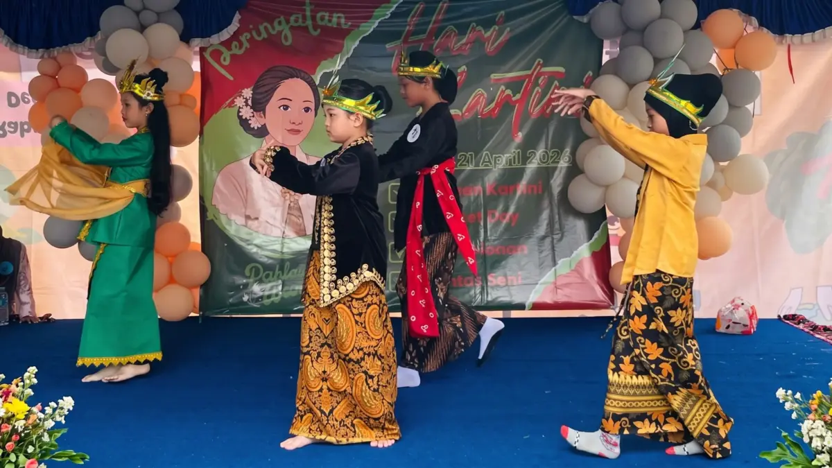 Menari hari kartini sdn4komet